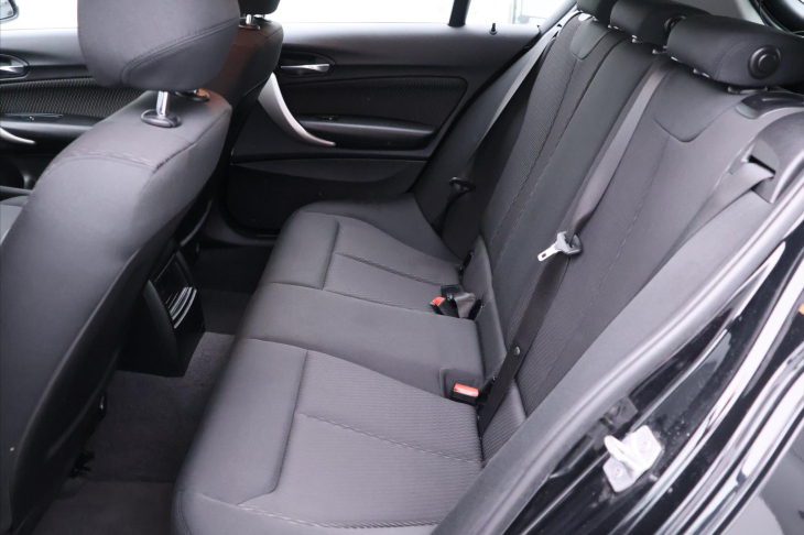 BMW Řada 1 1,5 118i 100kW Klimatizace