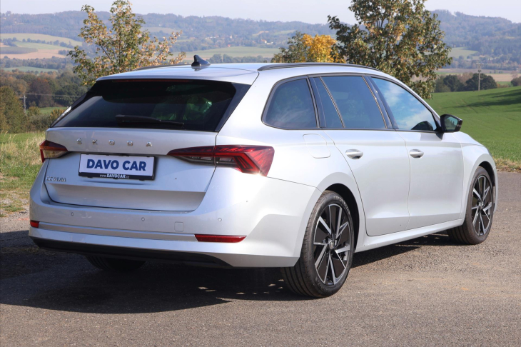Škoda Octavia 2,0 TDI DSG Style Sport DPH