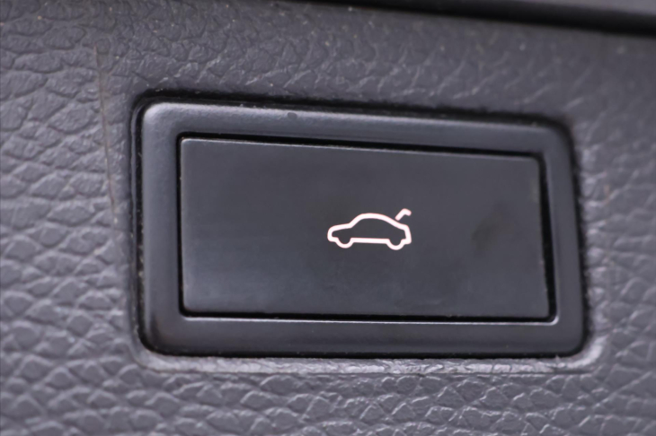 Volkswagen Passat 2.0 TSI 155kW DSG Highline CZ