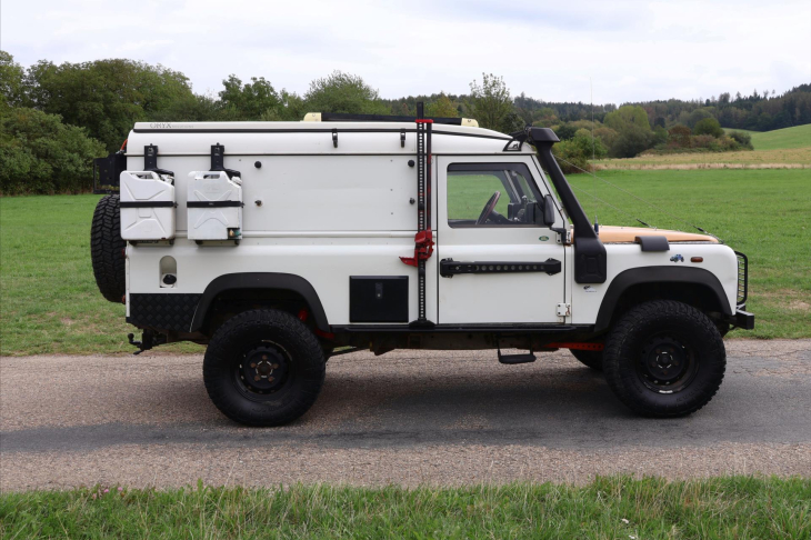 Land Rover Defender 2,5 110 Hard Top