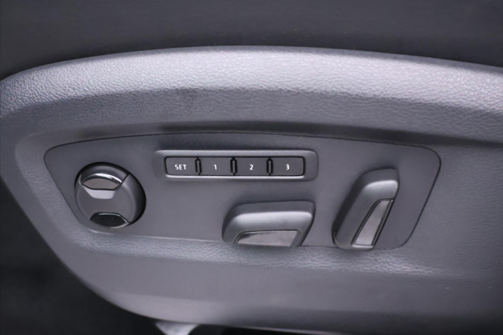 Volkswagen Multivan 2,0 TDI 150kW Highline 4M DPH