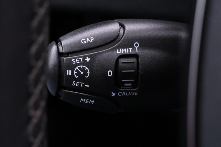 Peugeot 5008 1,5 HDI 96kW Aut. Allure DPH