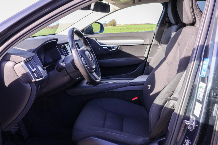 Volvo V90 2,0 110kW ALU Tažné Serviska