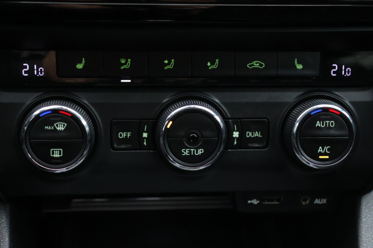 Škoda Octavia 1,8 TSI 132kW DSG Elegance CZ