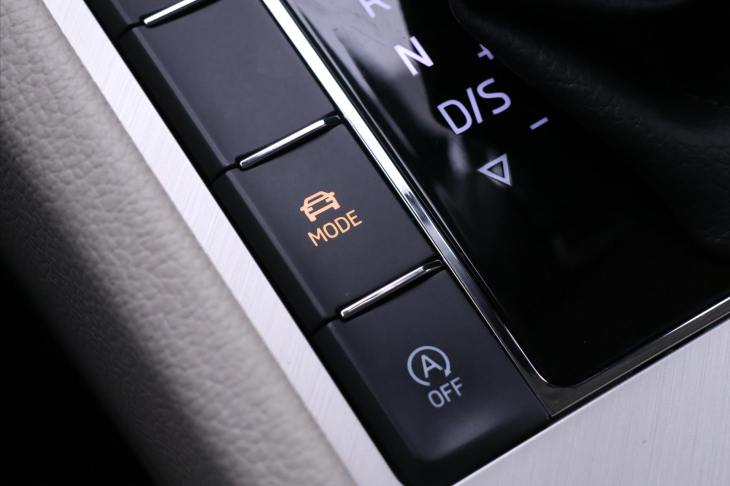 Škoda Superb 2,0 TDI  110 kW DSG DPH CZ