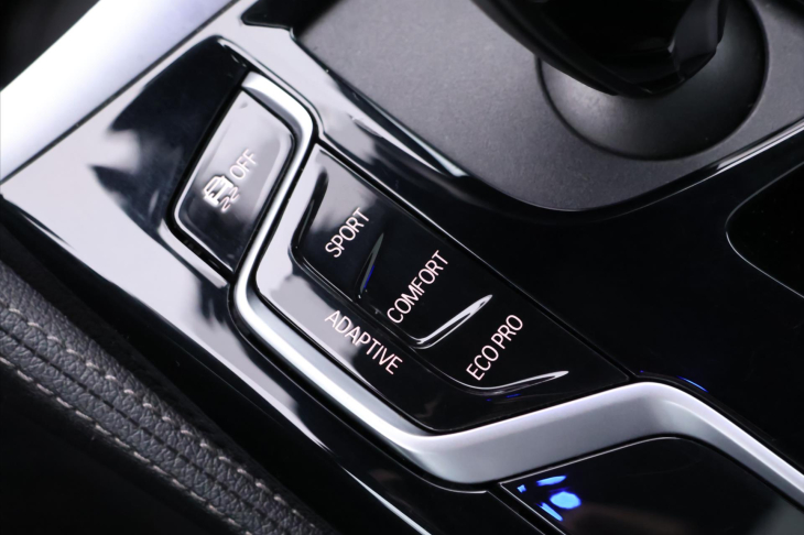 BMW Řada 5 4,4 M550i xDrive 390kW