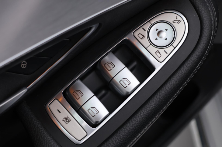 Mercedes-Benz Třídy C 2,1 220d 125kW Aut. LED