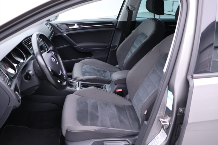 Volkswagen Golf 1,4 TSI 110kW Highline Navi