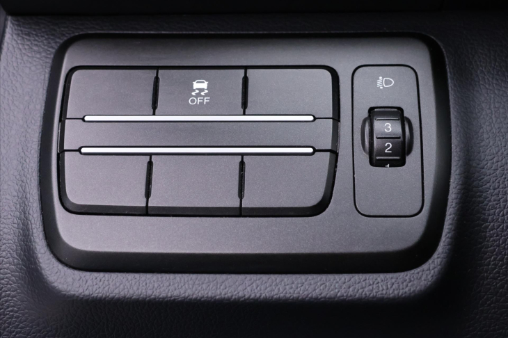 SsangYong XLV 1,6 e-XDi 85kW Klima 1.Maj