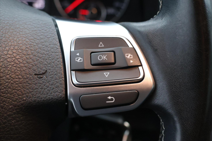 Volkswagen Scirocco 1,4 TSI 90kW Match Xenon 1.Maj