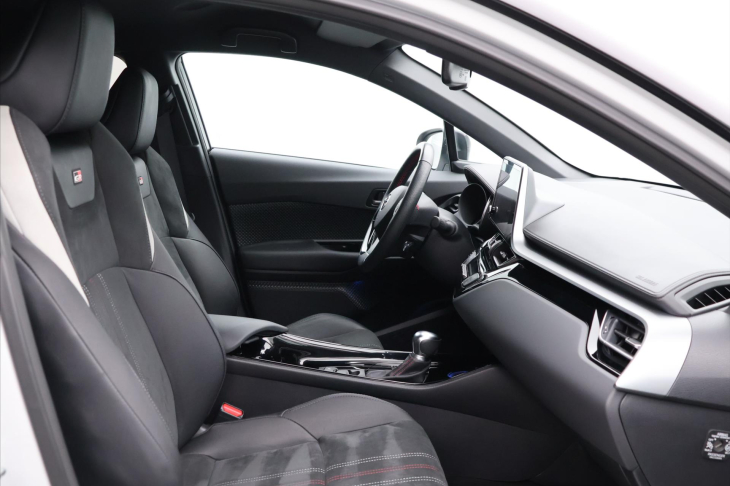 Toyota C-HR 2,0 Hybrid 112kW GR Sport CZ