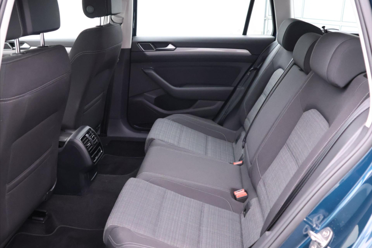 Volkswagen Passat 2,0 TDI DSG Business 1.Maj DPH