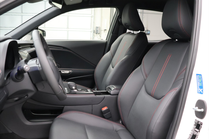 Lexus LBX 1.5 HEV 67 kW Emotion CZ DPH