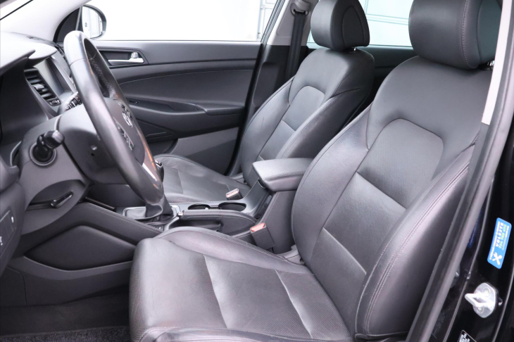 Hyundai Tucson 1,7 CRDI Xpossible Navi 1.Maj