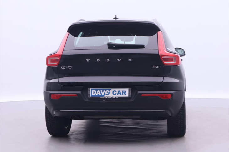 Volvo XC40 2,0 B4 145kW DCT Plus Dark DPH
