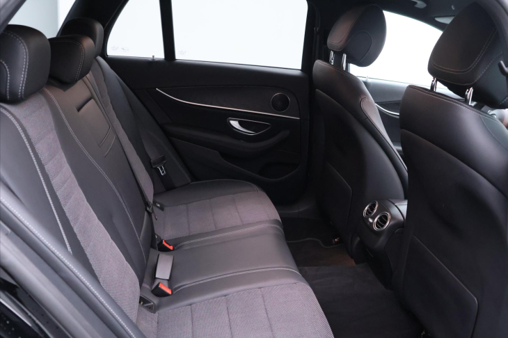 Mercedes-Benz Třídy E 2,0 220D  143kW 4MATIC  AUT