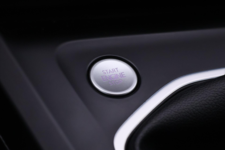 Volkswagen Golf 1,0 TSI 81kW CZ Life 1.Maj DPH