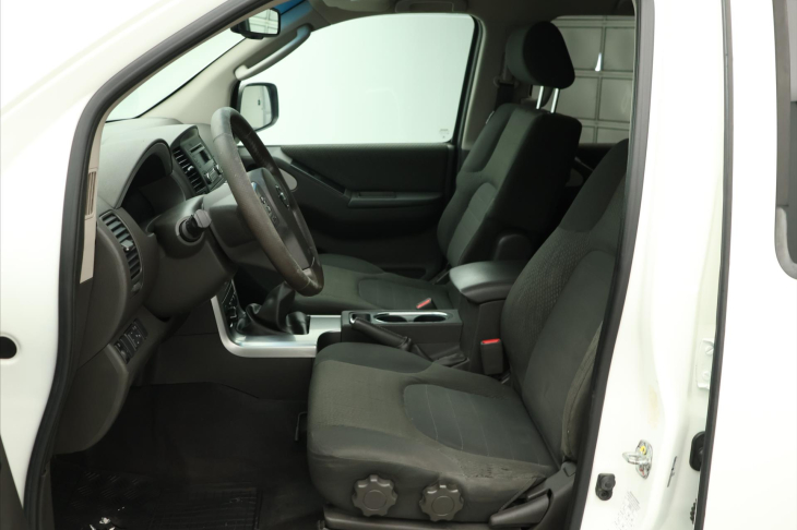 Nissan Pathfinder 2,5 dCi 140kW 4x4 7-Míst Tažné