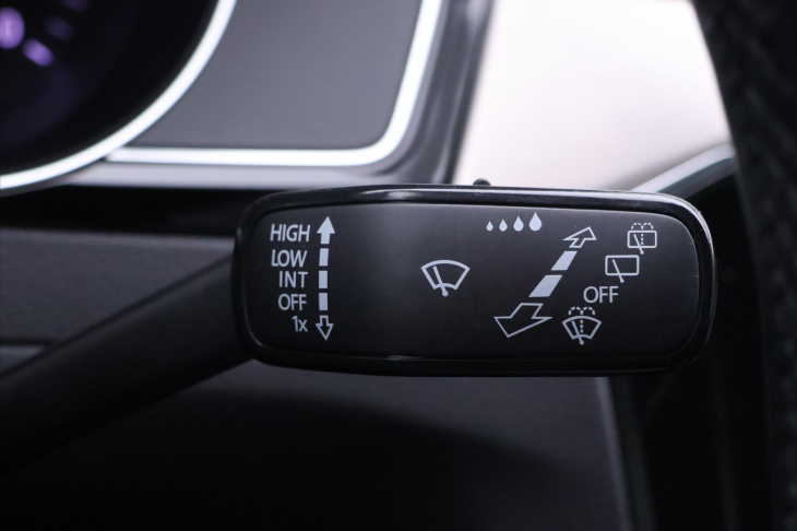 Volkswagen Passat 2,0 TDI 140kW DSG Elegance DPH