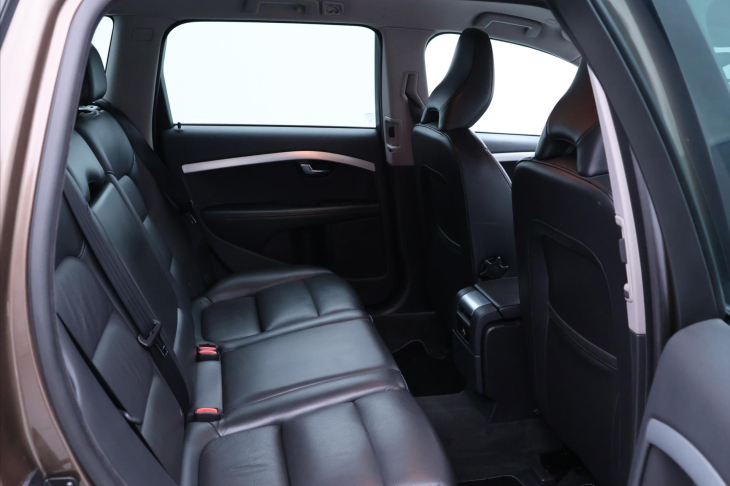 Volvo V70 2,4 D5 158 kW Summum