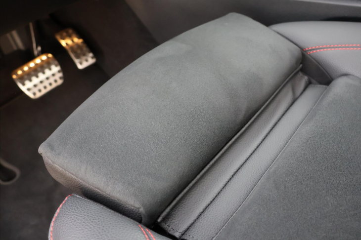 Mercedes-Benz GLB 2,0 220 4Matic AMG Premium