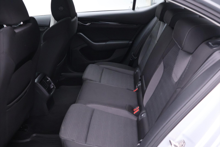 Škoda Octavia 2,0 TDI 85kW Ambition CZ DPH