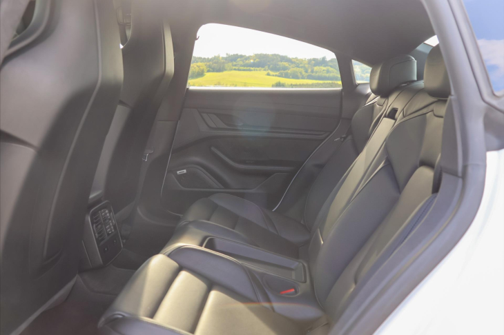 Porsche Taycan Turbo 460kW DPH CZ