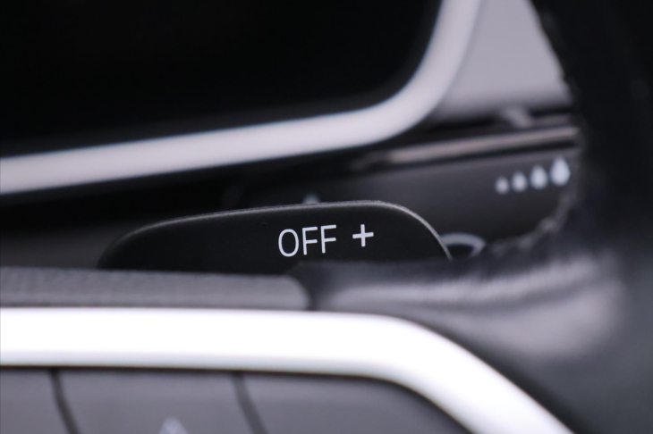 Volkswagen Passat 2,0 TDI 140KW DSG Bussiness