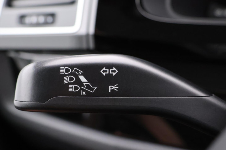 Volkswagen Multivan 2,0 TDI 146kW Highline DSG CZ DPH