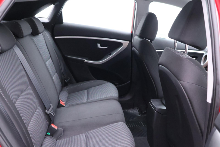 Hyundai i30 1,4 CVVT 73KW ENTRY CZ Serv.k.