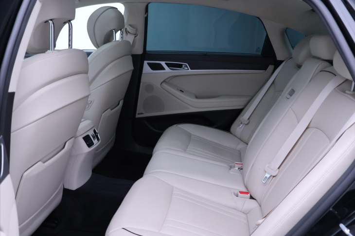 Hyundai Genesis 3,8 V6 232kW Exclusive 4x4 CZ