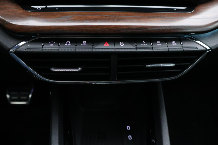 Škoda Octavia 2,0 TDI 147kW Scout HUD Matrix