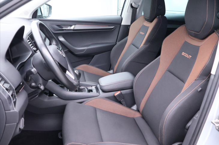 Škoda Karoq 2,0 TDI Scout 4x4 Virtual Navi