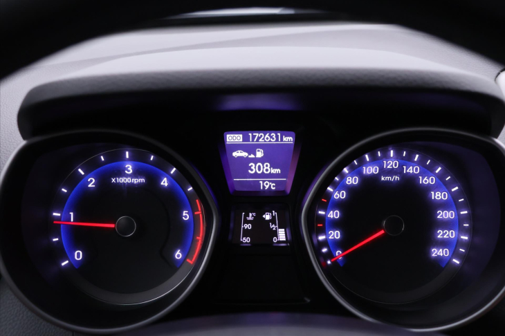 Hyundai i30 1,6 CRDi 81 kW Tažné Aut.klima