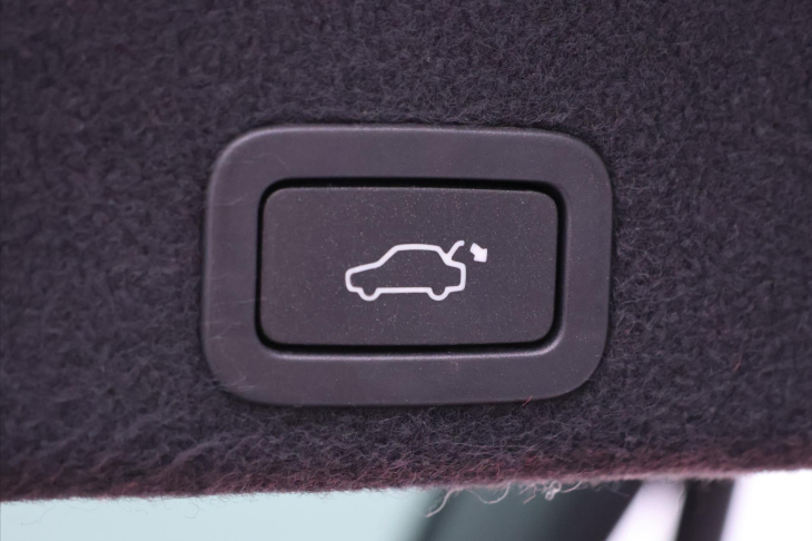 Volvo XC60 2,4 D4 140kW Aut. AWD Summum