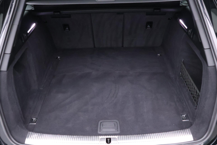 Audi A4 3,0 TDI 160kW Aut. S-Line Navi