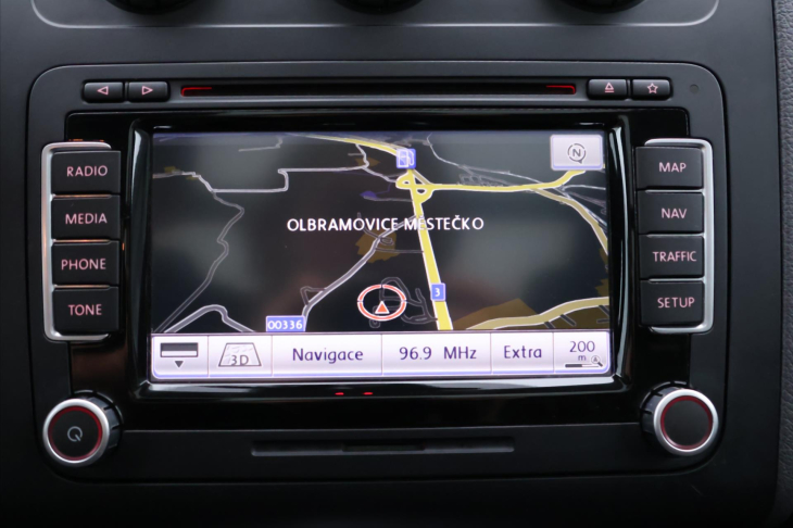 Volkswagen Touran 2,0 TDI 125kW DSG Cross 7-Míst