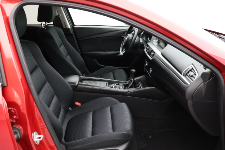 Mazda 6 2,0 121kW Center-Line
