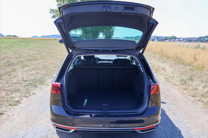 Volkswagen Passat 2,0 TDI 110kW DSG Elegance