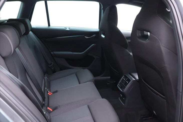 Škoda Octavia 2,0 TDI DSG Sportline DPH