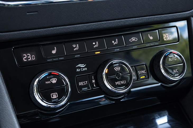 Škoda Superb 2,0 TDI DSG 110kW Style Navi