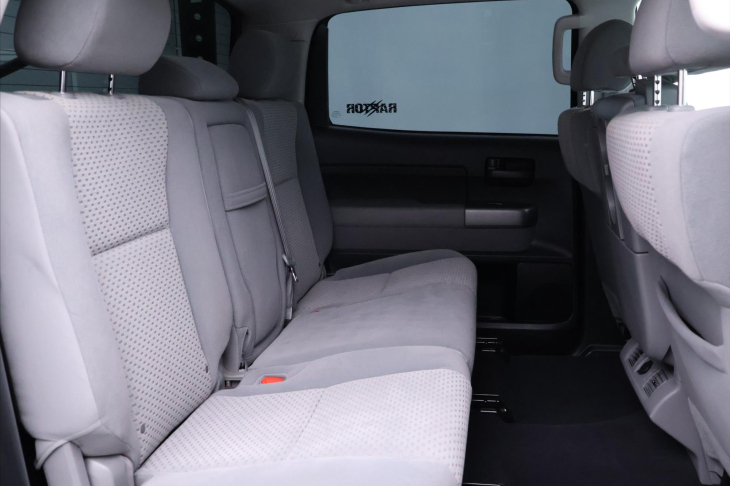 Toyota Tundra 5,7 V8 HEMI 285kW 4x4