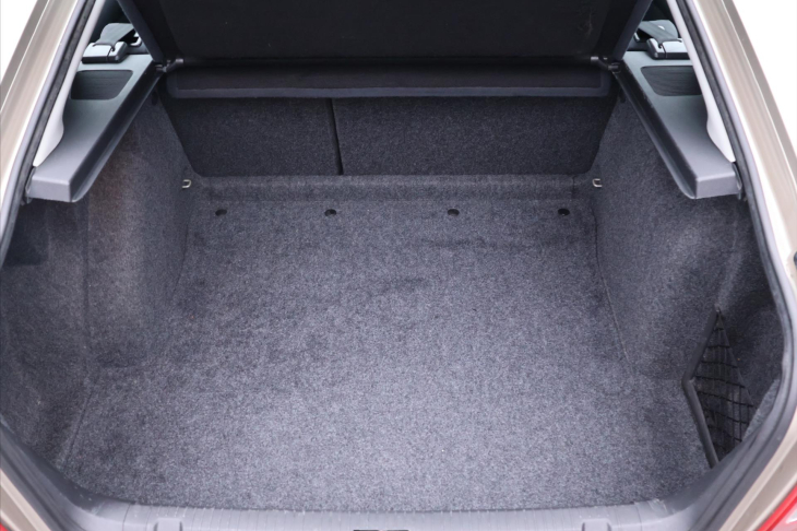 Škoda Octavia 1,6 i 75kW CZ Serv.Kniha