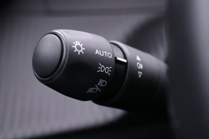 Peugeot 2008 1,2 PT 74kW Active 1.Maj.