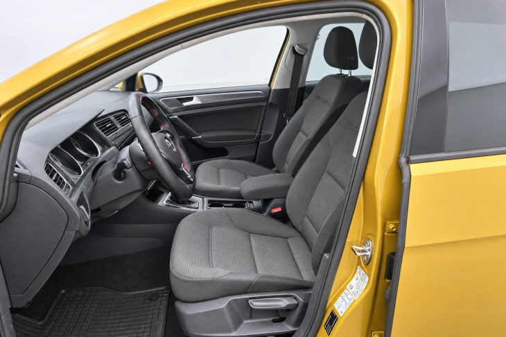 Volkswagen Golf 2,0 TDI 110kW Comfort Navigace
