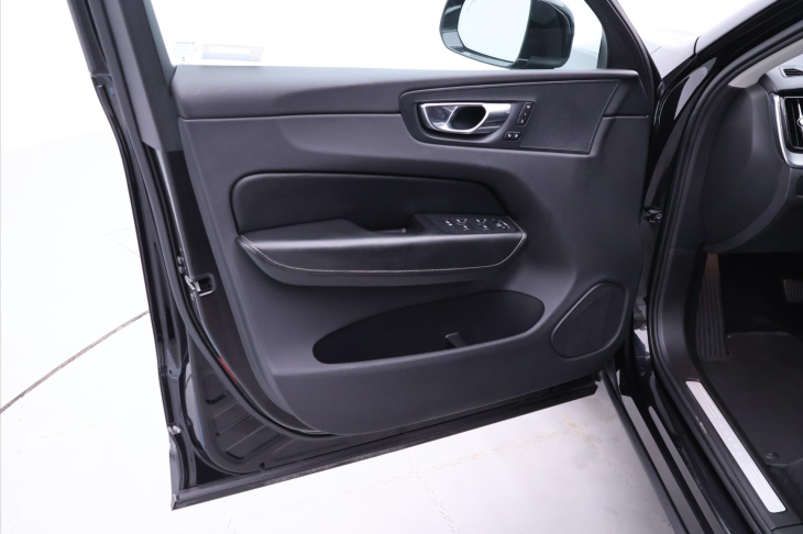 Volvo XC60 2,0 D5 AWD CZ Inscription DPH