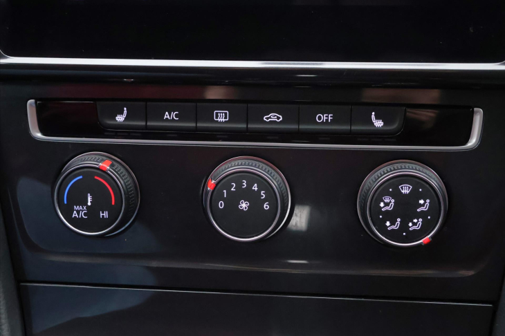 Volkswagen Golf 2,0 TDI 110kW DSG 1.Maj. DPH