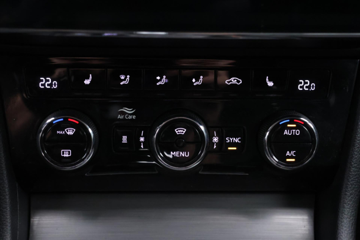 Škoda Superb 2,0 TDI 140kW DSG 4x4 CZ Scout