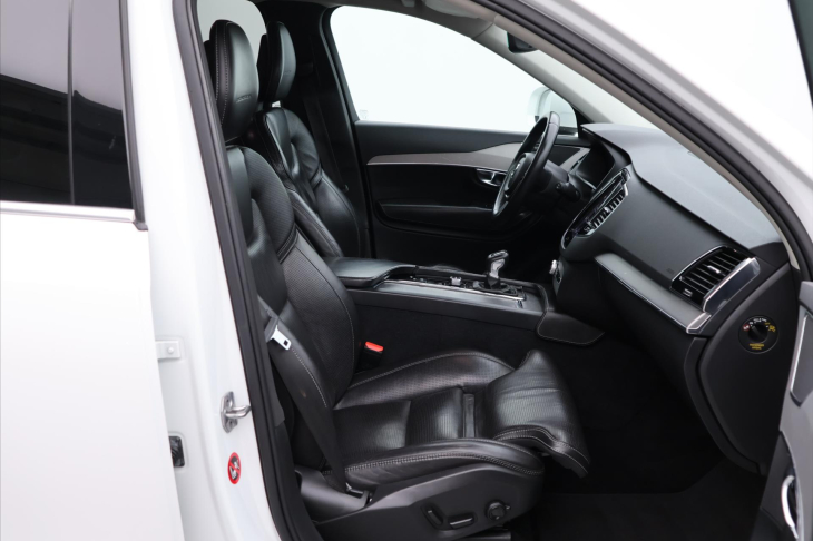 Volvo XC90 2,0 D 165 kW Inscription CZ