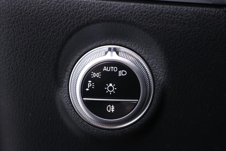 Mercedes-Benz Třídy C 2,0 4MATIC A9 190kW CZ DPH 300